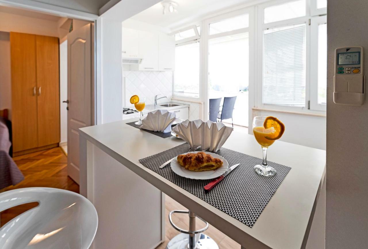 Apartment Marina Primosten Exterior photo
