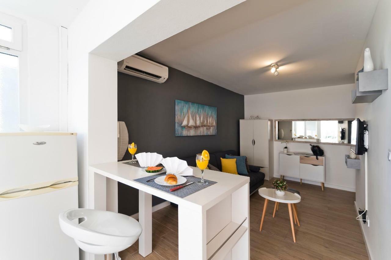 Apartment Marina Primosten Exterior photo