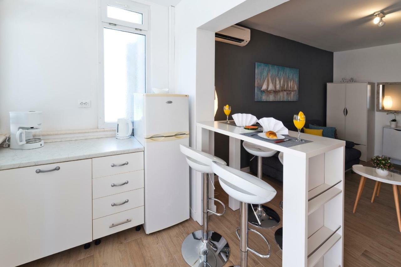 Apartment Marina Primosten Exterior photo